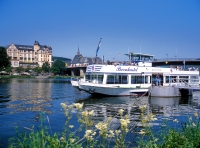 mosel schiffsanleger in bernkastel-kues deutschland 022-43--d--mosel--schiffsanleger in bernkastel-kues.jpg