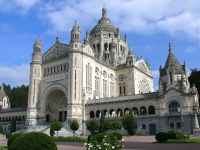  Lourdes