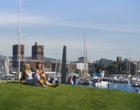 norwegen oslo sommer auf dem tjuvholmen