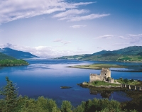 schottland loch alsh eilean donan castle bei dornie
