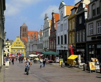 Blick auf die Krämerstraß0e und St. Nikolai in Wismar 083 Krämerstraße und St. Nikolai 