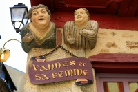 frankreich vannes mittelalter haus figuren frankreich vannes mittelalter haus figuren