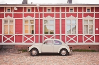 finnland rauma vw käfer vor historischem haus _MG_0335_Rauma_(c)_Jussi_Hellsten