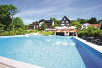 hessen grasellenbach ringhotel siegfriedbrunnen außenansicht pool