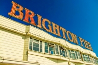 großbritannien england brighton pier schild inschrift brighton-pier-880054_960_720