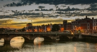 irland dublin liffey fluss brücke abend dämmerung dublin-2018503_960_720 (1)