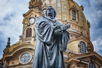 sachsen dresden frauenkirche martin luther denkmal statue