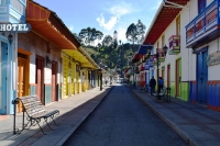 kolumbien südamerika salento quindio gasse straße farben farbenfroh bunt salento-996461_960_720