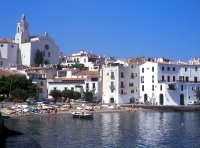 Spanien Costa Brava Die weisse Stadt Cadaques