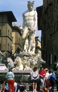 italien 023-04--i--florenz--der neptunbrunnenan den uffizien.jpg 1227282368.JPG