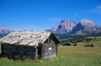 südtiroler landschaft auf der seiseralm